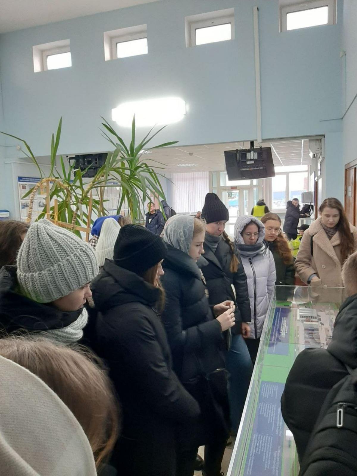 Өте жас қыздар минет